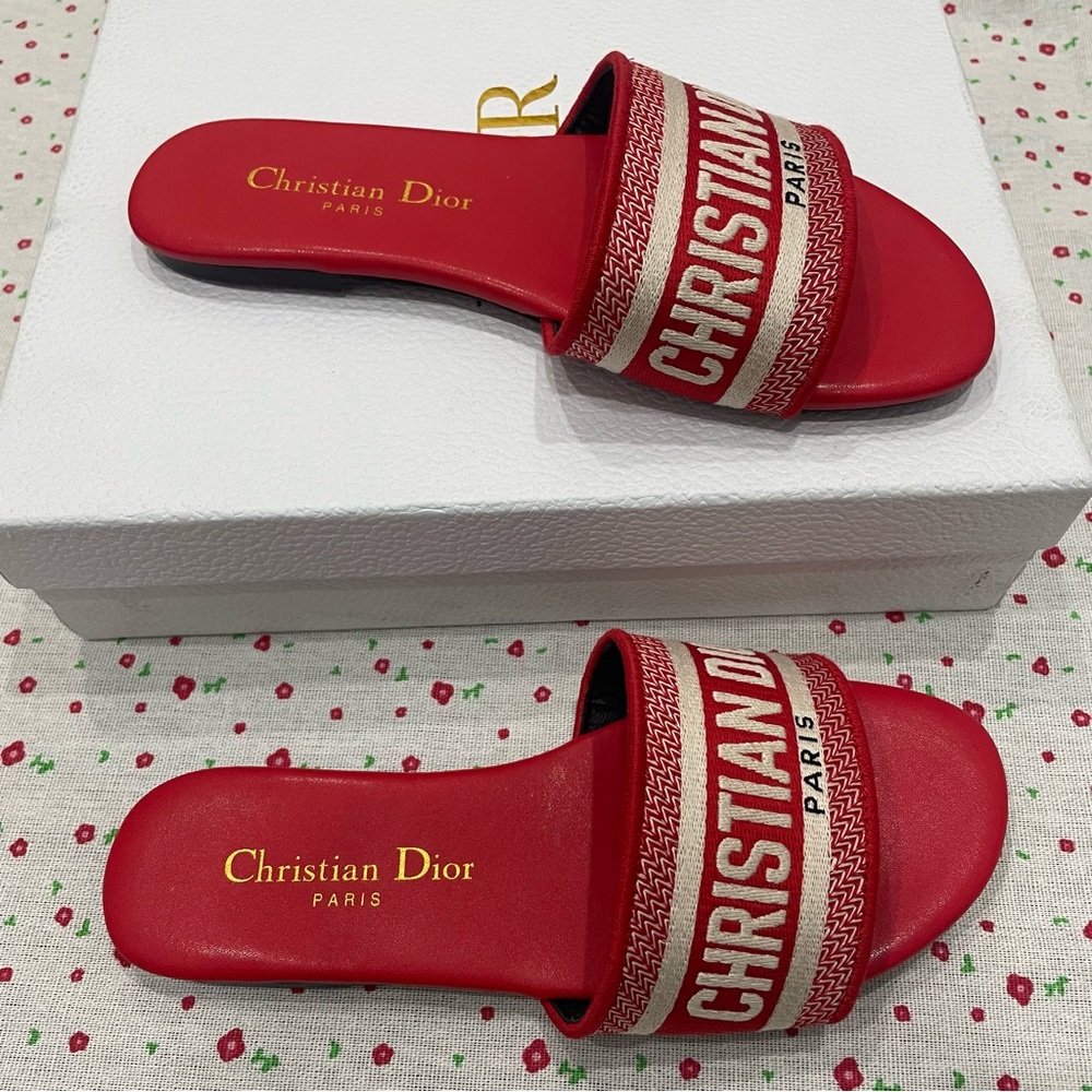 Dior Women’s Red Sandals ❤️